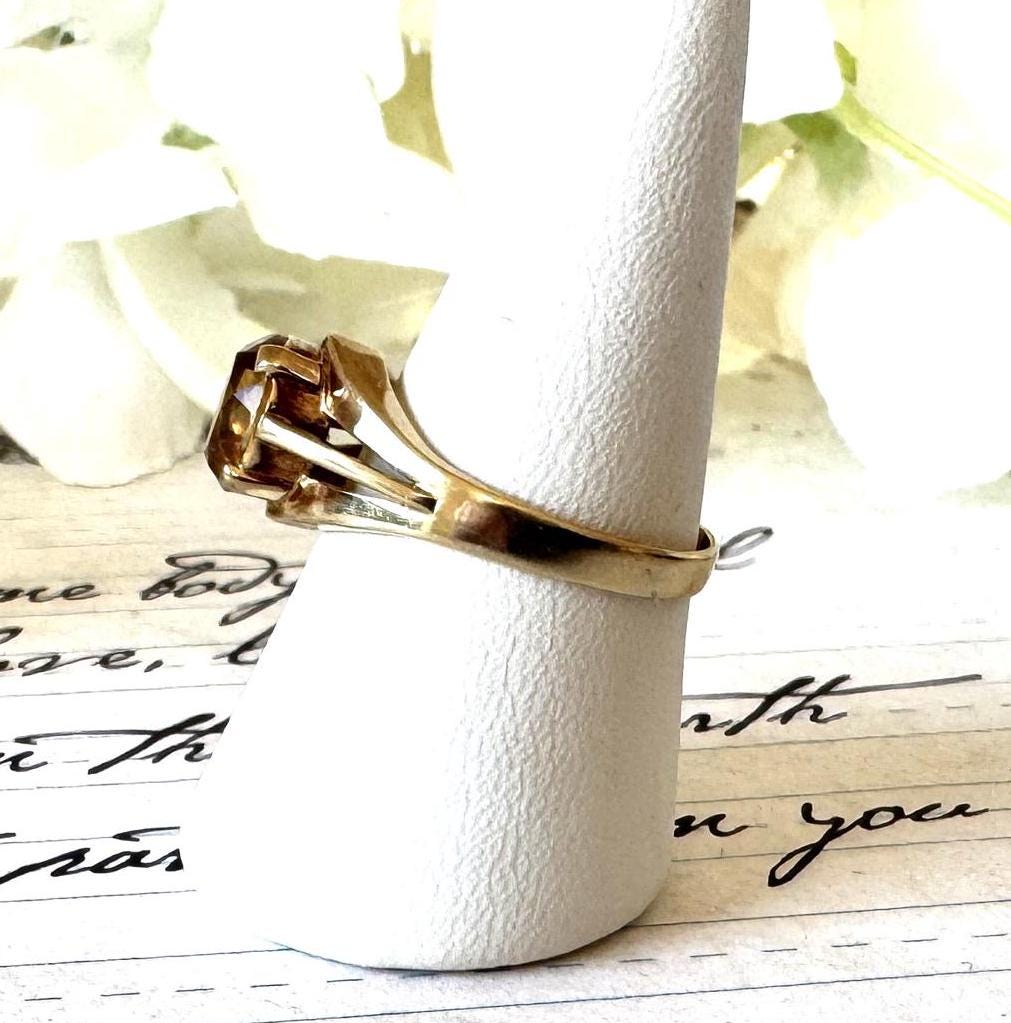Vintage 9ct Yellow Gold Natural Citrine Ring. Fancy Cut Golden Citrine Retro Ring. 2.0ct Yellow Citrine Solitaire Ring Size M-1/2 / 6-1/2