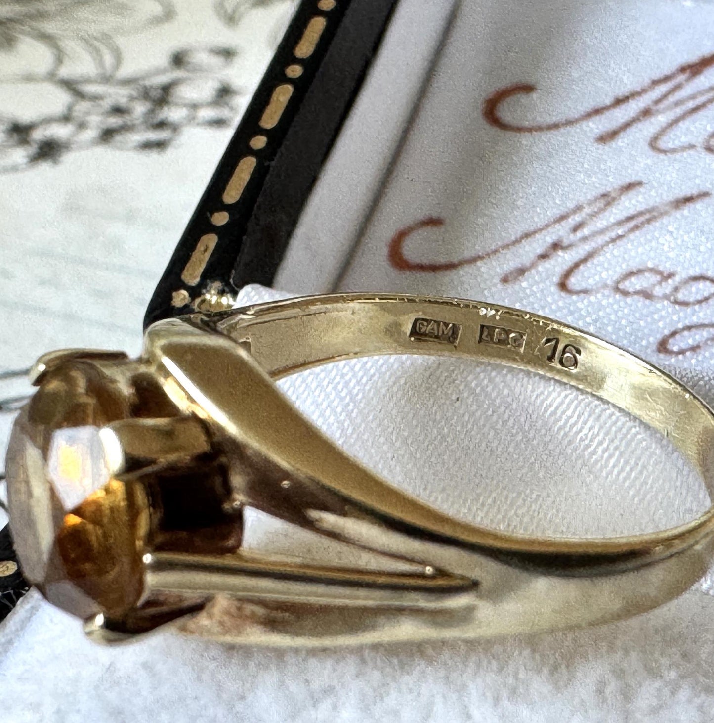 Vintage 9ct Yellow Gold Natural Citrine Ring. Fancy Cut Golden Citrine Retro Ring. 2.0ct Yellow Citrine Solitaire Ring Size M-1/2 / 6-1/2