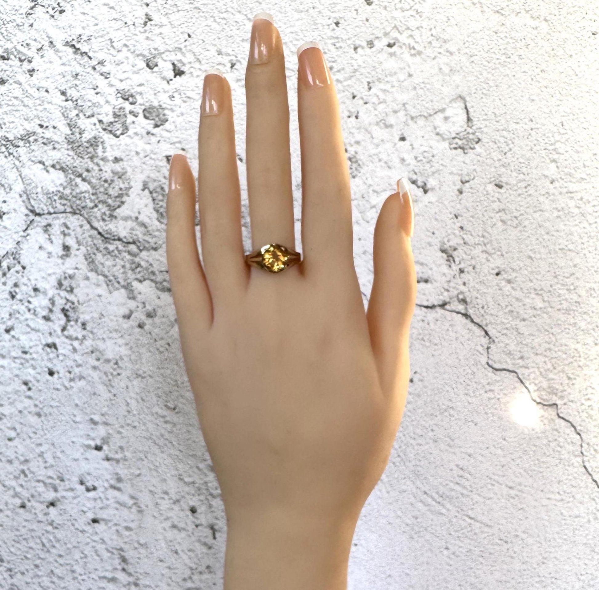 Vintage 9ct Yellow Gold Natural Citrine Ring. Fancy Cut Golden Citrine Retro Ring. 2.0ct Yellow Citrine Solitaire Ring Size M-1/2 / 6-1/2