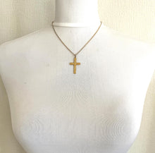 Cargar imagen en el visor de la galería, Antique Rolled Gold Engraved Fern Cross Pendant Necklace. Edwardian Yellow Gold Filled Engraved Acanthus Cross Pendant &amp; Period Chain
