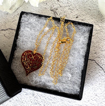 Lade das Bild in den Galerie-Viewer, Vintage Gold Red Enamel Love Heart Pendant Necklace. Old Islamic World Niello Pendant &amp; 18ct GF Chain. Metropolitan Museum Of Art Jewellery
