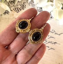 画像をギャラリービューアに読み込む, Antique Victorian Gold Vermeil &amp; Onyx Etruscan Revival Drop Earrings
