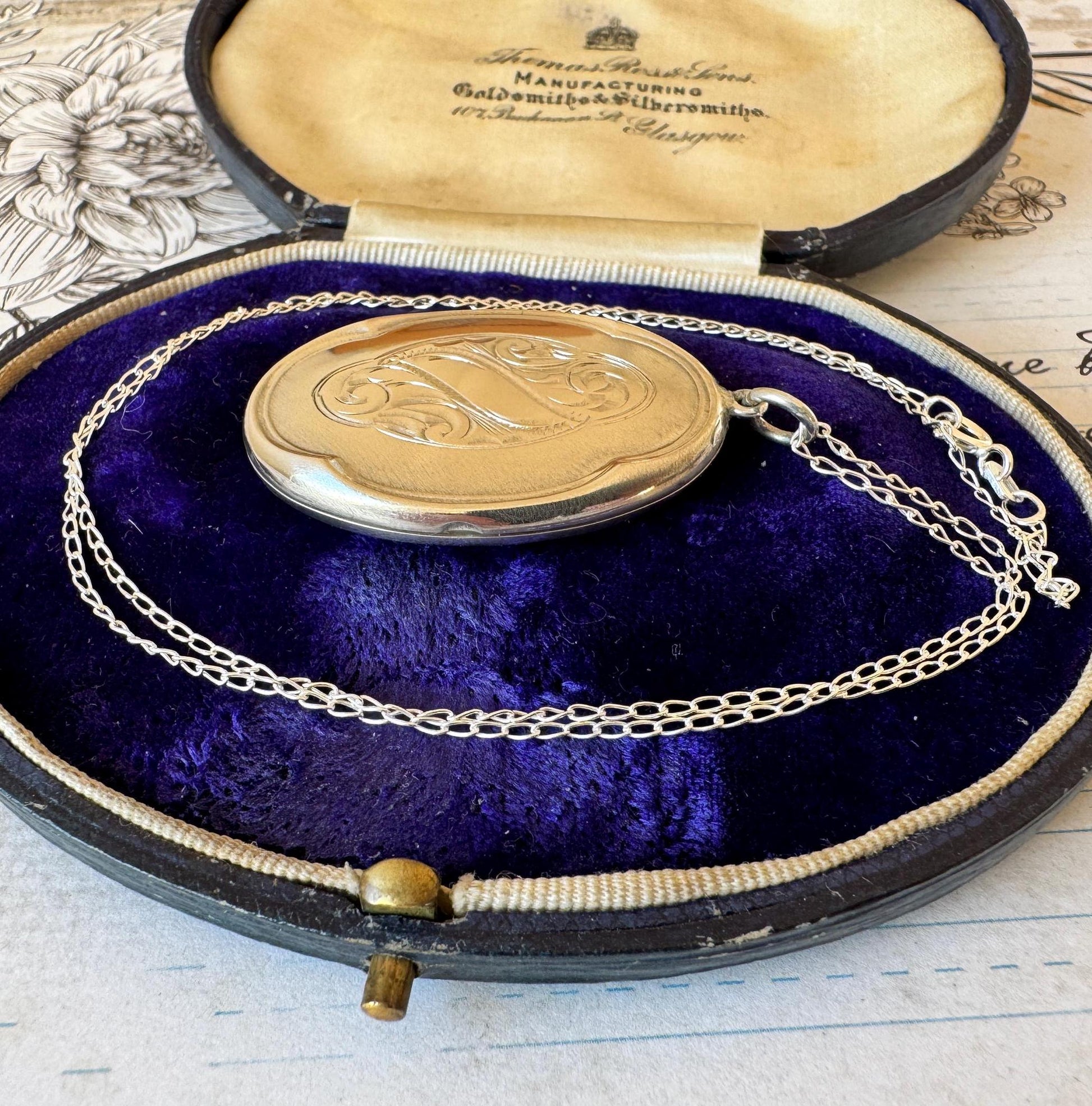 Vintage English Quatrefoil Sterling Silver Locket Pendant Necklace. Art Nouveau Style Floral Engraved Silver Oval Photo Locket On Chain
