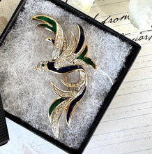 Cargar imagen en el visor de la galería, Vintage 1980&#39;s Attwood &amp; Sawyer Crystal and Enamel 22ct Gold Plated Bird of Paradise Brooch

