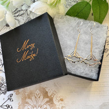 Cargar imagen en el visor de la galería, Vintage Sterling Silver Art Nouveau Style Long Drop Earrings
