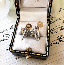 Cargar imagen en el visor de la galería, Antique Art Deco 9ct Gold White Zircon Cluster Earrings : Screw Back

