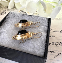 画像をギャラリービューアに読み込む, Antique Victorian Gold Vermeil &amp; Onyx Etruscan Revival Drop Earrings
