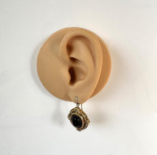 画像をギャラリービューアに読み込む, Antique Victorian Gold Vermeil &amp; Onyx Etruscan Revival Drop Earrings
