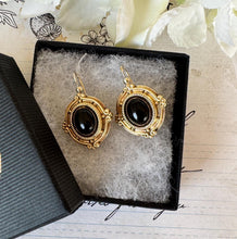 画像をギャラリービューアに読み込む, Antique Victorian Gold Vermeil &amp; Onyx Etruscan Revival Drop Earrings
