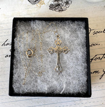 Charger l&#39;image dans la galerie, Antique French Sterling Silver Crucifix Cross Pendant Necklace, Intricate Openwork Silver Cross &amp; Chain. Antique Communion Jewellery Gift
