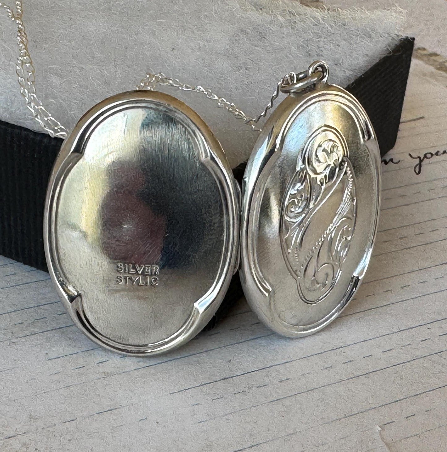 Vintage English Quatrefoil Sterling Silver Locket Pendant Necklace. Art Nouveau Style Floral Engraved Silver Oval Photo Locket On Chain