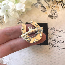 Carica l'immagine nel visualizzatore di Gallery, Victorian Sterling Silver Horseshoe &amp; Whip Brooch
