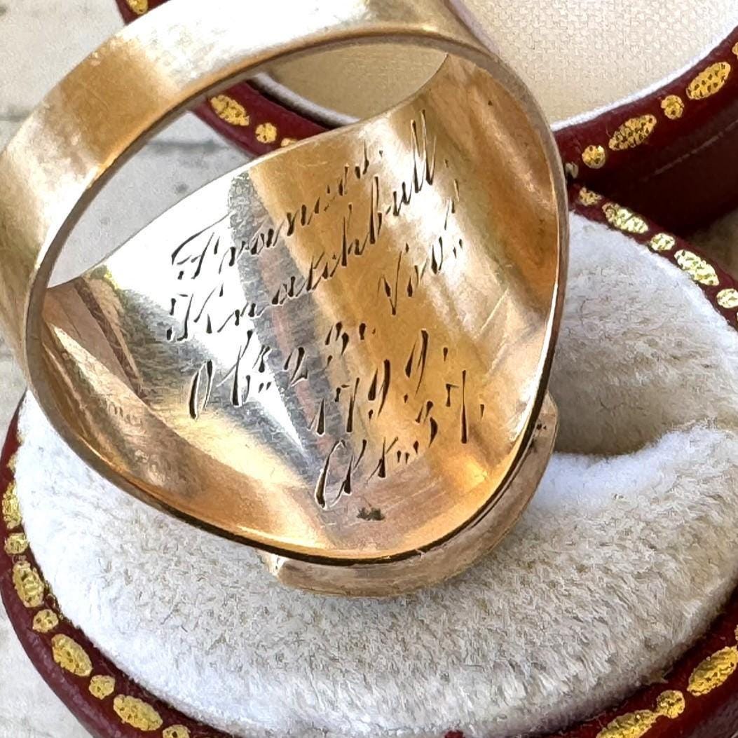 Georgian 18ct Gold Hairwork Mourning Ring Inscribed Lady Knatchbull 1799
