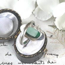 Cargar imagen en el visor de la galería, Art Deco Apple Green Chrysoprase Cabochon Silver Ring. Antique 1930&#39;s Silver Marcasite Gemstone Ring. Statement Cocktail Ring Size L,5-3/4
