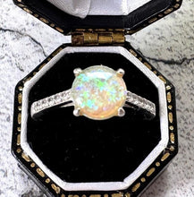 Cargar imagen en el visor de la galería, Vintage 2.0ct Rainbow Opal &amp; CZ Crystal Sterling Silver Solitaire Ring, Size N / 6-3/4
