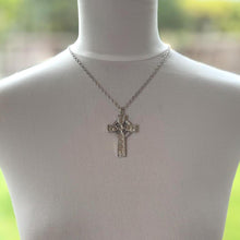 Carica l&#39;immagine nel visualizzatore di Gallery, Antique Victorian Sterling Silver, 9ct Gold Cross Pendant Necklace, T&amp;Co 1884. Large Aesthetic Engraved Silver Celtic Cross On Belcher Chain

