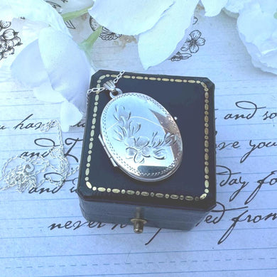 Vintage 1970s Engraved Forget-Me-Not Sterling Silver Locket Pendant Necklace. Art Nouveau Style Oval Photo Locket & Chain