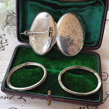 Carica l&#39;immagine nel visualizzatore di Gallery, Antique Victorian Sterling Silver Lily-of-the-Valley Locket Brooch. Oval Aesthetic Engraved 2-Photo Locket Brooch/Lapel Pin
