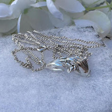 Charger l&#39;image dans la galerie, Vintage Sterling Silver Fede Clasped Hand Pendant Necklace. Unique Betrothal Pendant &amp; Long Curb Chain. Sterling Silver Love Token Necklace
