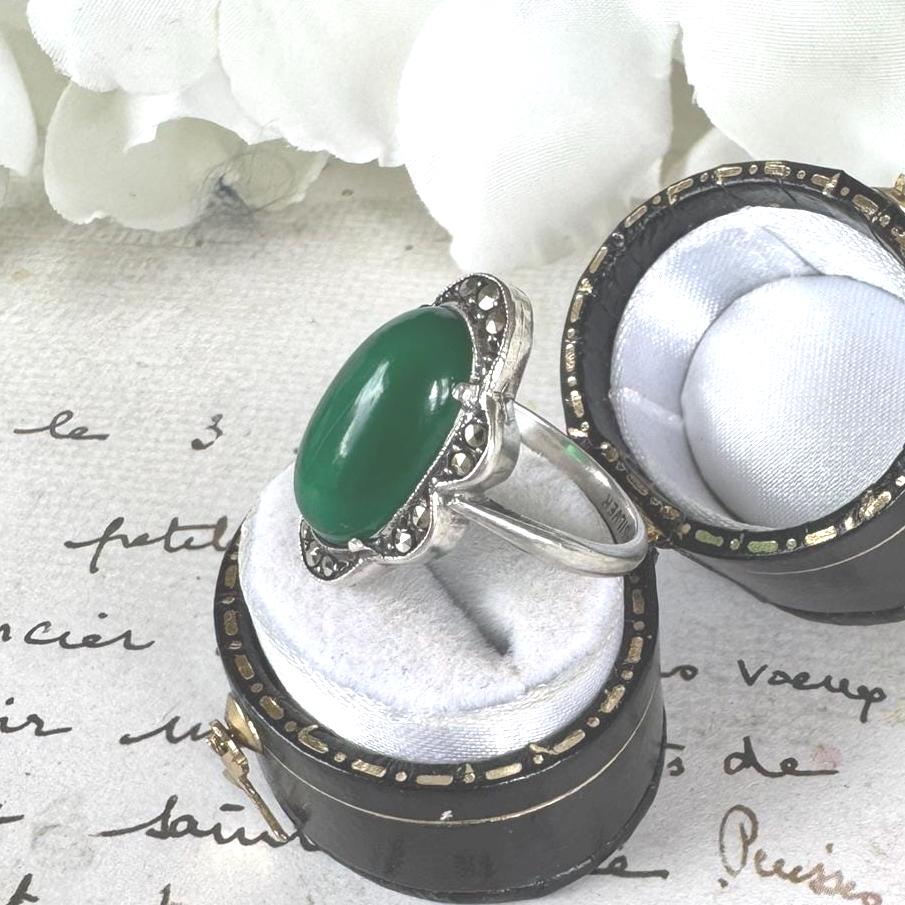Art Deco Green Chrysoprase Cabochon Silver Ring