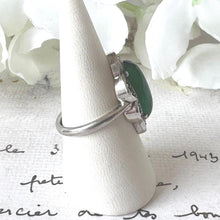 Cargar imagen en el visor de la galería, Art Deco Apple Green Chrysoprase Cabochon Silver Ring. Antique 1930&#39;s Silver Marcasite Gemstone Ring. Statement Cocktail Ring Size L,5-3/4
