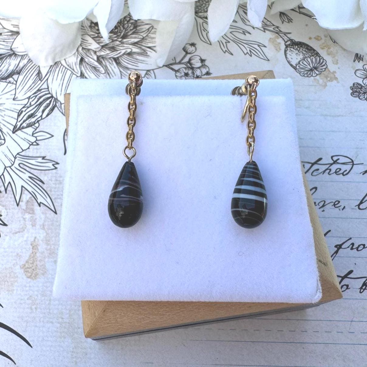 Antique Victorian Scottish Banded Agate Rolled Gold Screw-Back Earrings. Bulls-Eye Agate Long Drop Earrings. Antique Screw Back Earrings