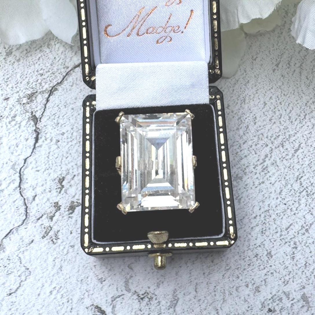 Vintage 9ct Gold 24ct Emerald Cut Rock Crystal Ring