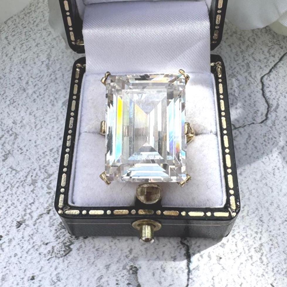 Vintage 9ct Gold 24ct Emerald Cut Rock Crystal Ring