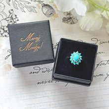 Carica l&#39;immagine nel visualizzatore di Gallery, Vintage 1976 9ct Yellow Gold &amp; Turquoise Cluster Ring. Vibrant Duck-Egg Blue Gemstone Cabochon Halo Ring, Size UK, R-1/2, USA 9
