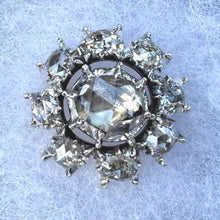 Carica l'immagine nel visualizzatore di Gallery, Georgian Rose Cut Diamond Daisy Halo Brooch, 18ct Gold, Foiled Diamonds
