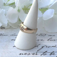 Charger l&#39;image dans la galerie, Vintage 9ct Gold 3-Stone Diamond Gypsy Ring. Victorian Style Bright-Cut Star Trilogy Band Ring. Yellow Gold Dome Ring, UK Size M, USA/6.5
