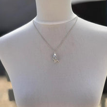 Charger l&#39;image dans la galerie, Vintage Sterling Silver Fede Clasped Hand Pendant Necklace. Unique Betrothal Pendant &amp; Long Curb Chain. Sterling Silver Love Token Necklace
