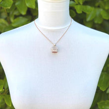 Cargar imagen en el visor de la galería, Antique Georgian 9ct Gold-Cased Intaglio Seal Fob Pendant. Yellow Gold Carved Carnelian Wax Seal Pendant/Charm. &quot;RW&quot; Monogram Intaglio Fob
