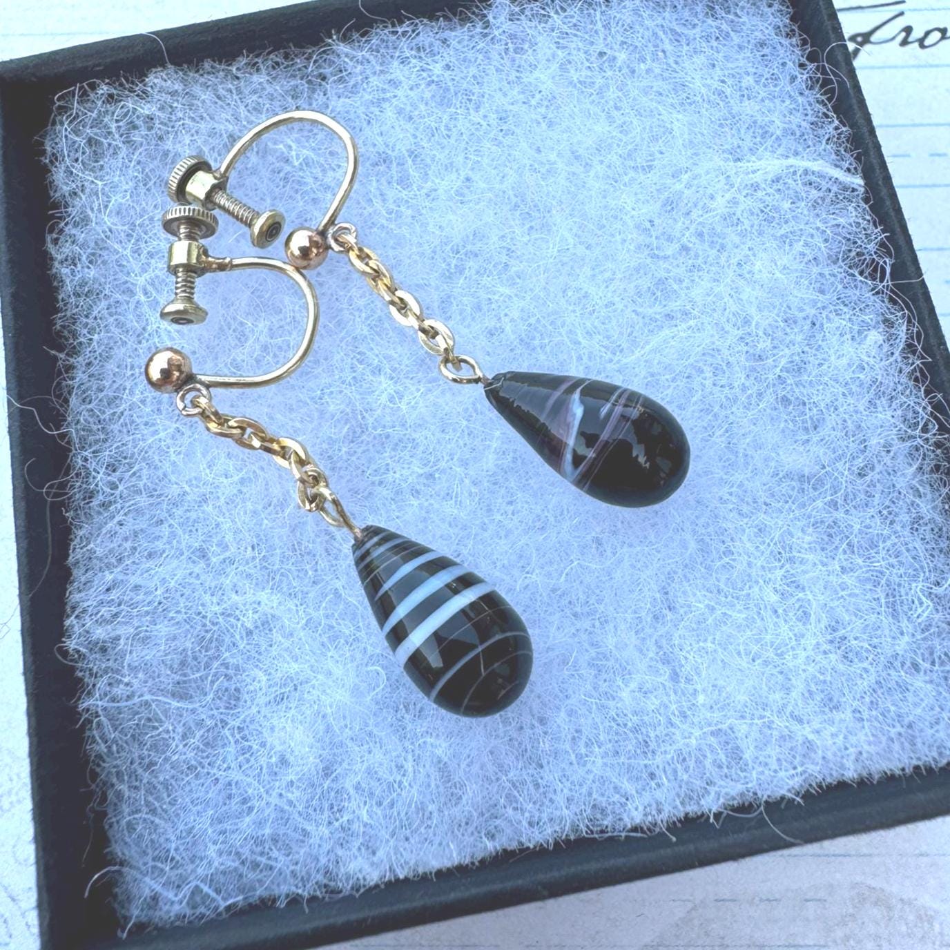 Antique Victorian Scottish Banded Agate Rolled Gold Screw-Back Earrings. Bulls-Eye Agate Long Drop Earrings. Antique Screw Back Earrings