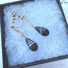 Load image into Gallery viewer, Antique Victorian Scottish Banded Agate Rolled Gold Screw-Back Earrings. Bulls-Eye Agate Long Drop Earrings. Antique Screw Back Earrings

