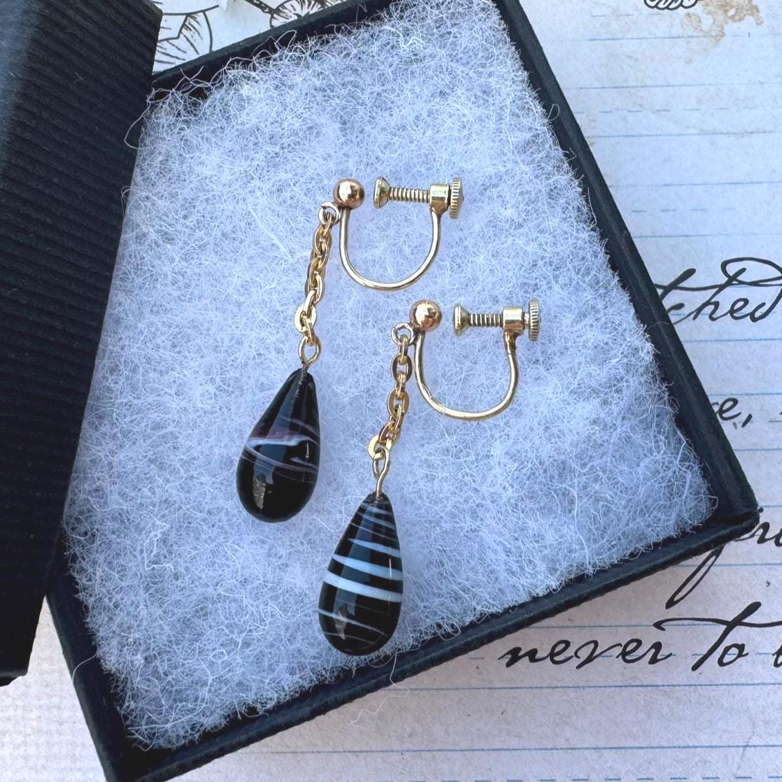 Antique Victorian Scottish Banded Agate Rolled Gold Screw-Back Earrings. Bulls-Eye Agate Long Drop Earrings. Antique Screw Back Earrings