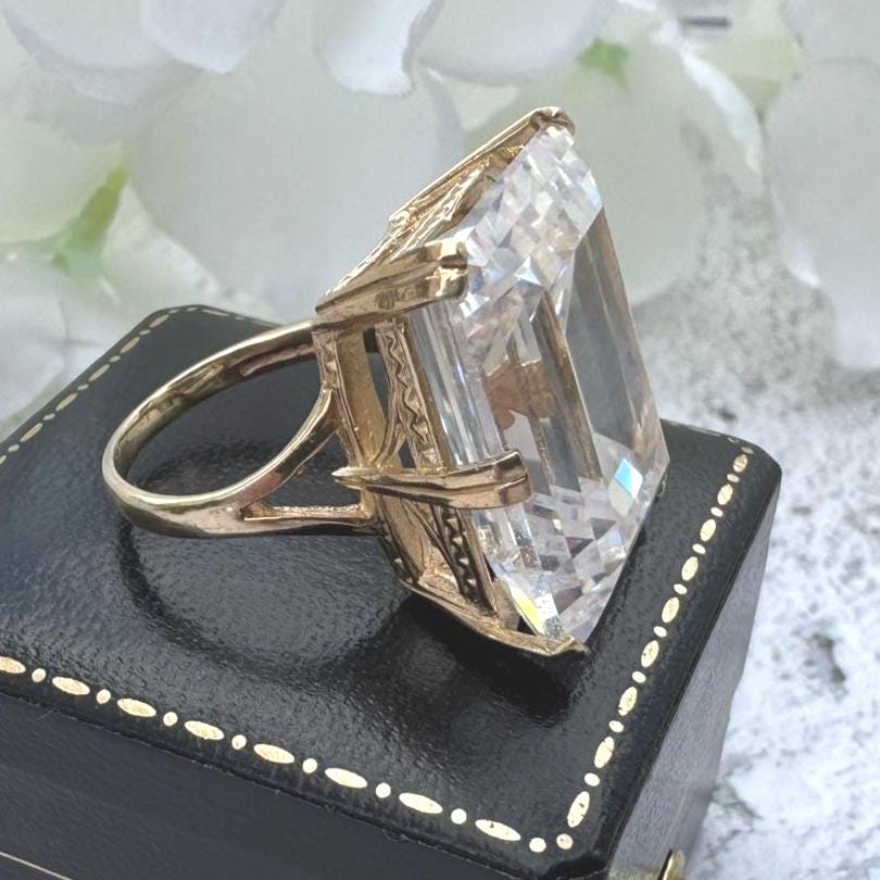 Vintage 9ct Gold 24ct Emerald Cut Rock Crystal Ring