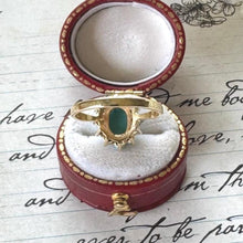 Carica l&#39;immagine nel visualizzatore di Gallery, Vintage 1976 9ct Yellow Gold &amp; Turquoise Cluster Ring. Vibrant Duck-Egg Blue Gemstone Cabochon Halo Ring, Size UK, R-1/2, USA 9
