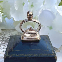 Cargar imagen en el visor de la galería, Antique Georgian 9ct Gold-Cased Intaglio Seal Fob Pendant. Yellow Gold Carved Carnelian Wax Seal Pendant/Charm. &quot;RW&quot; Monogram Intaglio Fob
