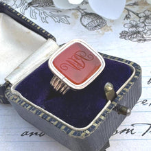 Cargar imagen en el visor de la galería, Antique Georgian 9ct Gold-Cased Intaglio Seal Fob Pendant. Yellow Gold Carved Carnelian Wax Seal Pendant/Charm. &quot;RW&quot; Monogram Intaglio Fob
