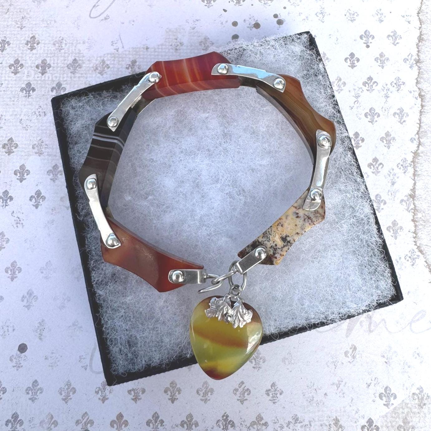 Antique Victorian Scottish Agate Sterling Silver Bracelet With Carved Heart Charm. Victorian Scottish Pebble Mixed Agate Jewellery