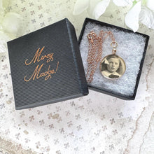 Lade das Bild in den Galerie-Viewer, Edwardian 9ct Gold Picture Pendant Locket Necklace, Dated 1903. Antique Rosy Gold Spectacle Setting Photo Pendant &amp; Belcher/Rolo Chain
