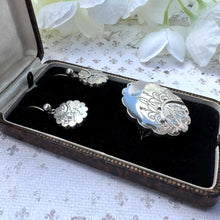 Carica l&#39;immagine nel visualizzatore di Gallery, Rare Antique Victorian Aesthetic Engraved Sterling Silver Scottish Thistle Locket Brooch &amp; Earring Set In Original Fitted Jewellery Case

