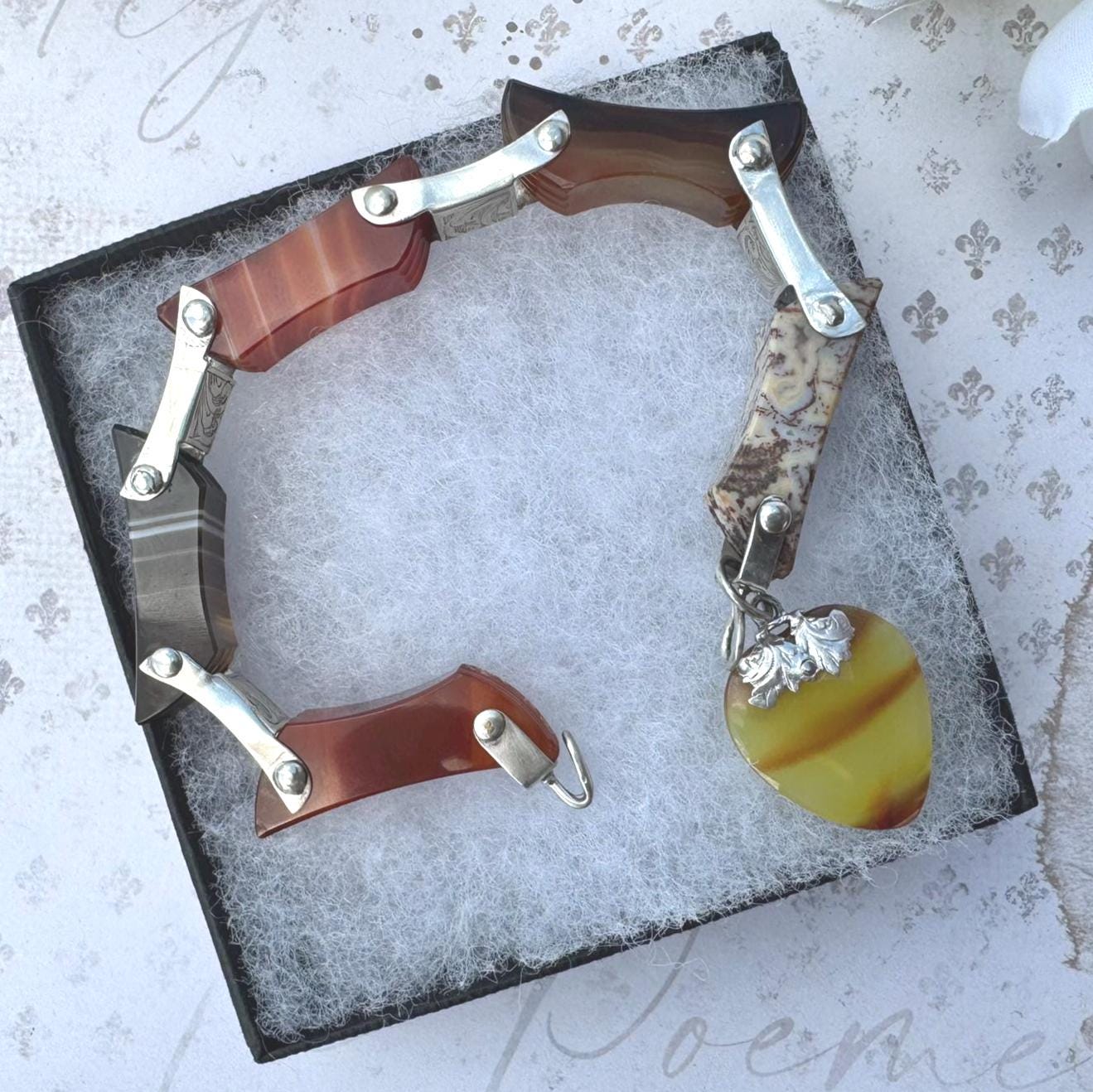 Antique Victorian Scottish Agate Sterling Silver Bracelet With Carved Heart Charm. Victorian Scottish Pebble Mixed Agate Jewellery