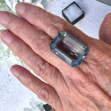 Charger l&#39;image dans la galerie, Emerald Cut Blue Topaz London Loose Gemstone 72.92cts (25.9x18.3mm). Large Rectangular Natural Blue Faceted Gemstone For Jewellery Making
