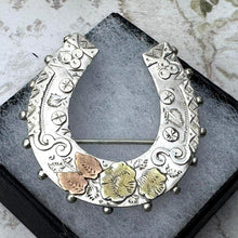 Cargar imagen en el visor de la galería, Victorian Large Silver &amp; Gold Lucky Horseshoe Brooch, Birmingham 1880. Antique Aesthetic Engraved Sweetheart Brooch/Lapel/Cravat/Stock Pin
