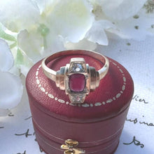 Charger l&#39;image dans la galerie, Antique Art Deco 9ct Gold French-Cut Pink Ruby &amp; White Spinel Ring. Vintage Emerald-Cut Rectangular Ruby Paste Geometric Ring Size N-1/2, 7
