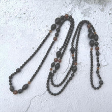 Charger l&#39;image dans la galerie, Antique Art Deco 63&quot;/160cm Long French Jet Flapper Necklace. Black &amp; Bronze Faceted Glass Bead Statement Necklace. Extra Long 1920&#39;s Sautoir
