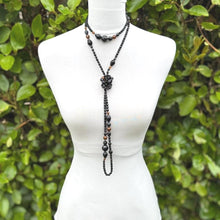 Charger l&#39;image dans la galerie, Antique Art Deco 63&quot;/160cm Long French Jet Flapper Necklace. Black &amp; Bronze Faceted Glass Bead Statement Necklace. Extra Long 1920&#39;s Sautoir
