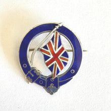 Carica l&#39;immagine nel visualizzatore di Gallery, Antique Sterling Silver Enamel Royal Garter &amp; Union Jack Sweetheart Brooch, Dated 1914. First World War Love Token Patriotic Jewellery
